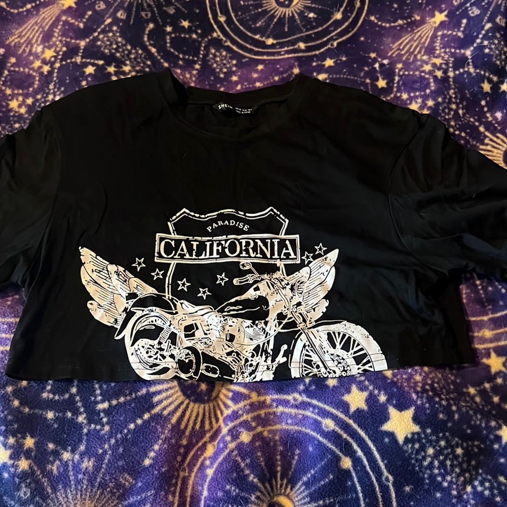 Black cropped t shirt